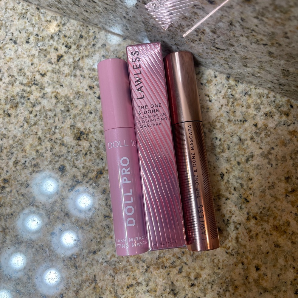 Lawless The One and Done Volumizing & Doll 10 Lash Miracle Lifting Mascara